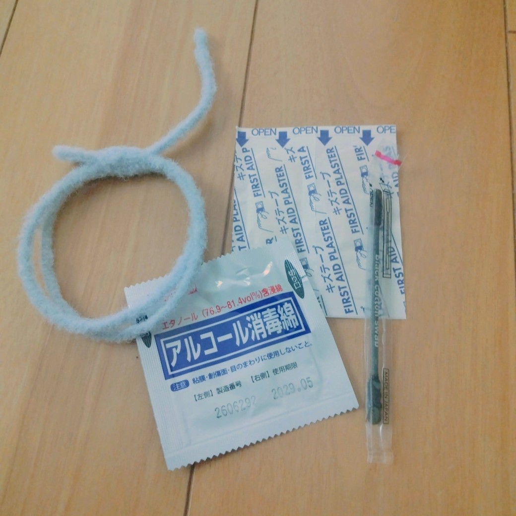 消毒綿や綿棒、ヘアゴム