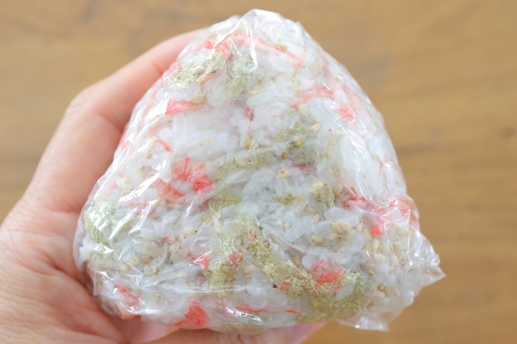 「干しえびととろろ昆布のおにぎり」