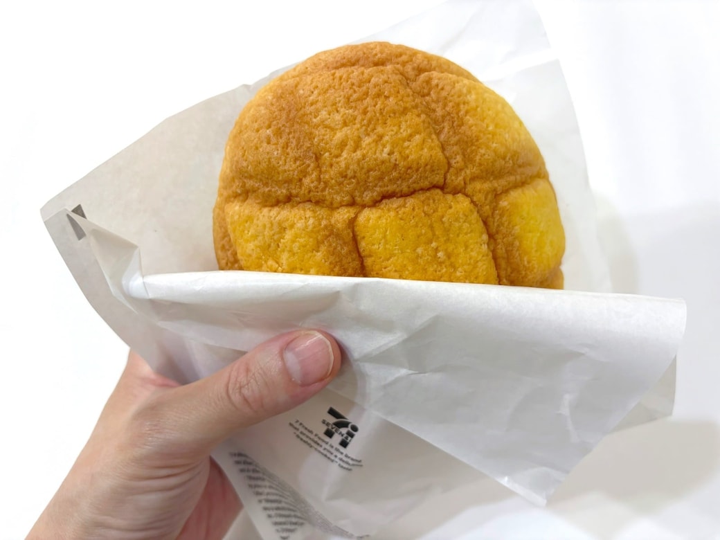 セブンイレブン「お店で焼いた ふんわりメロンパン」