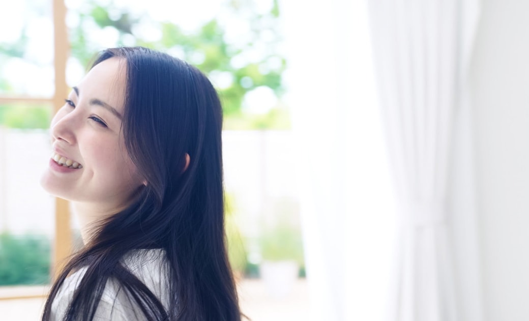 笑顔の女性