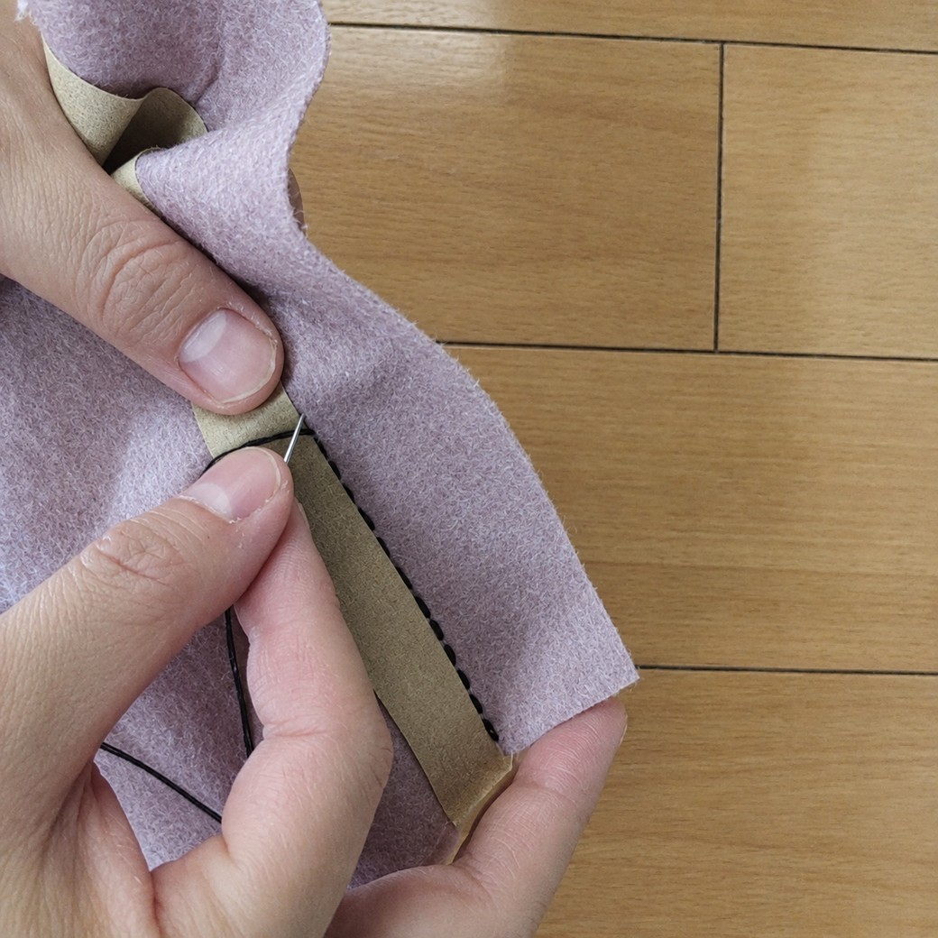 マスキングテープを目印にするとまっすぐ縫いやすい