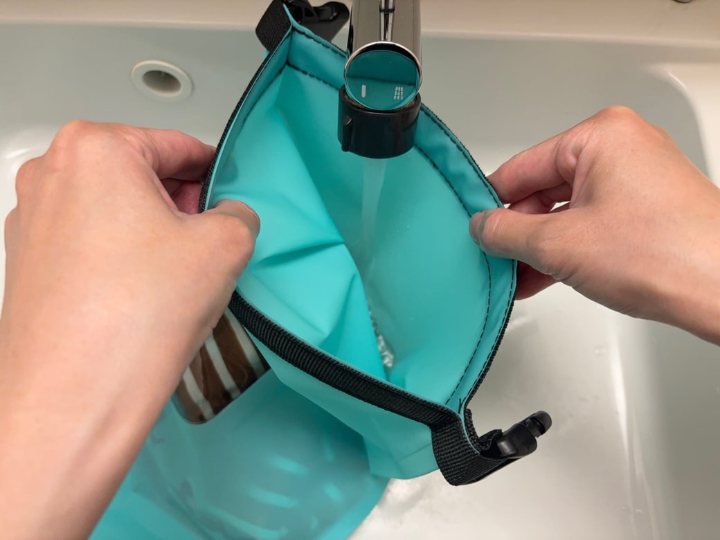 洗濯物と水を入れる