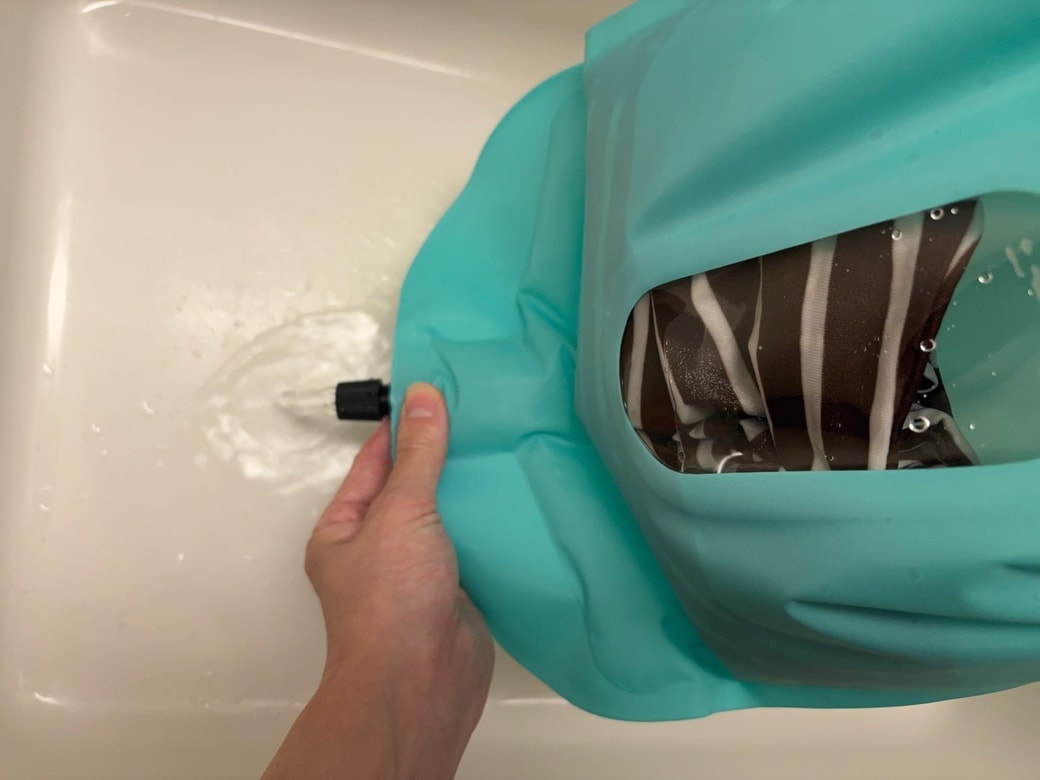 バルブから水を抜く