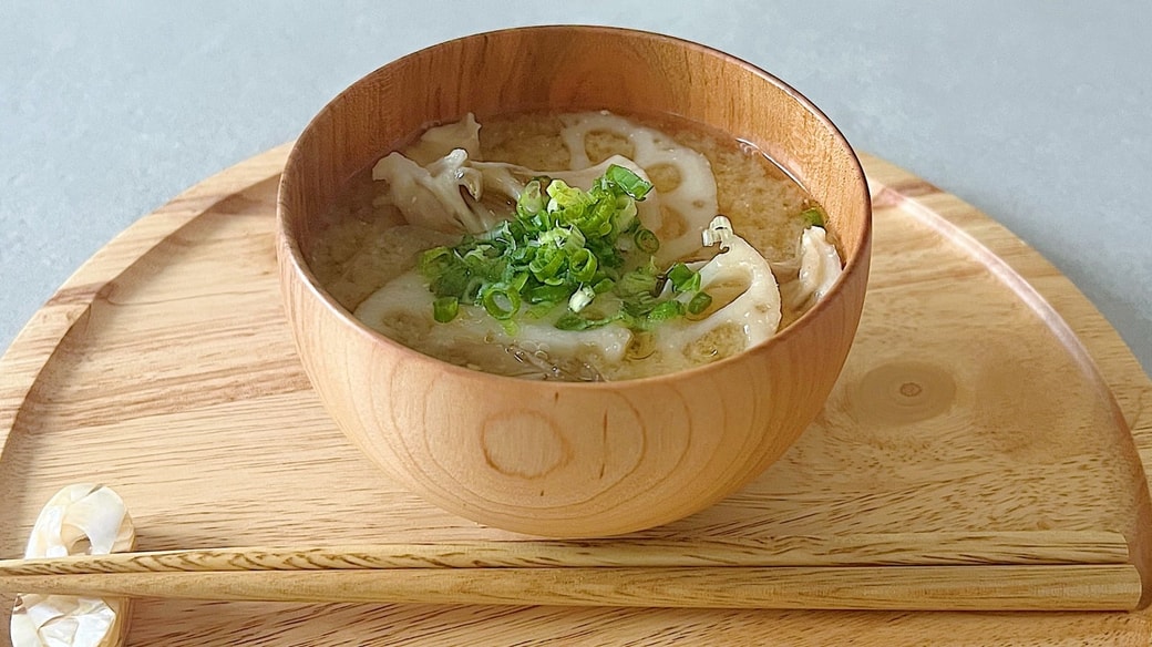 レンコンと舞茸のみそ汁