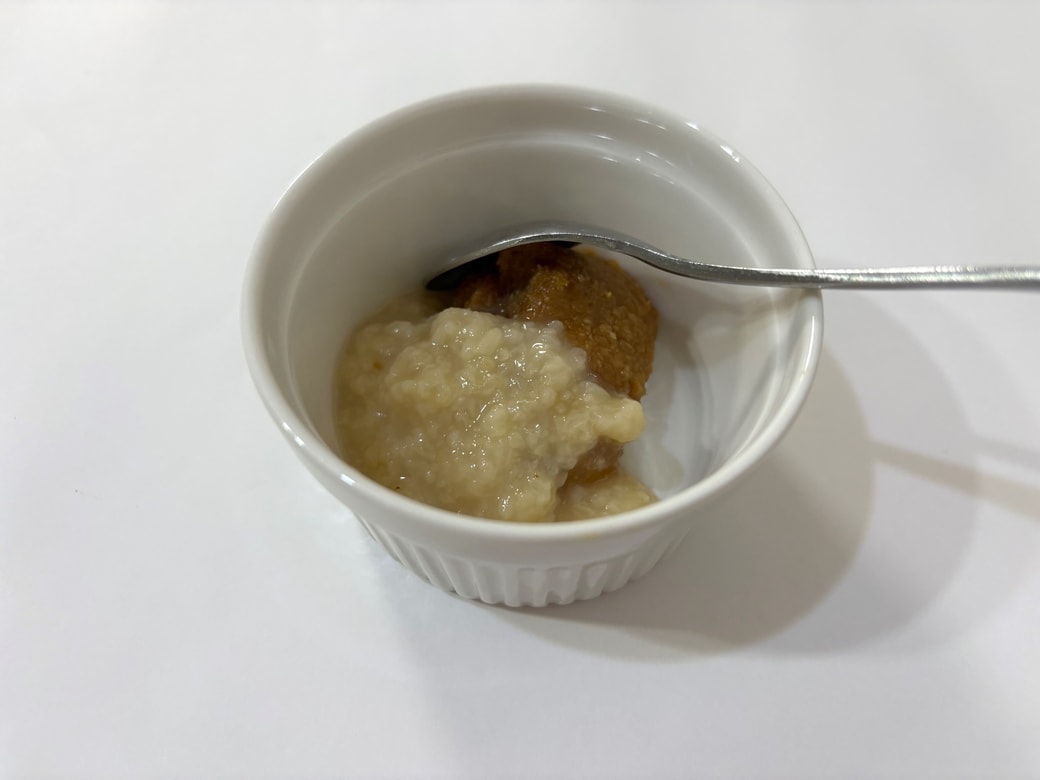 味噌と甘酒を混ぜる