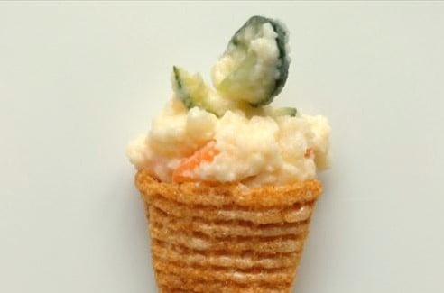 ポテトサラダをのせたところ