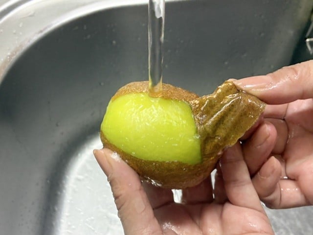 キゥイのむき方