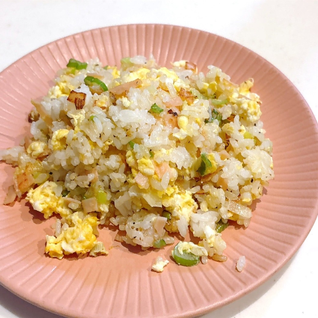 上品な味わいに仕上がる「粉チーズチャーハン」を試してみて