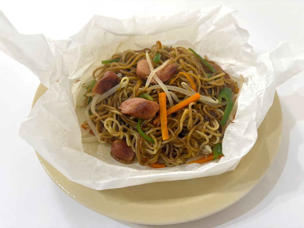 フライパンなしで焼きそばの完成