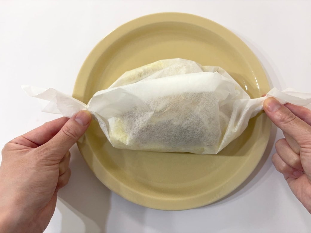 両端をキャンディ包みにする