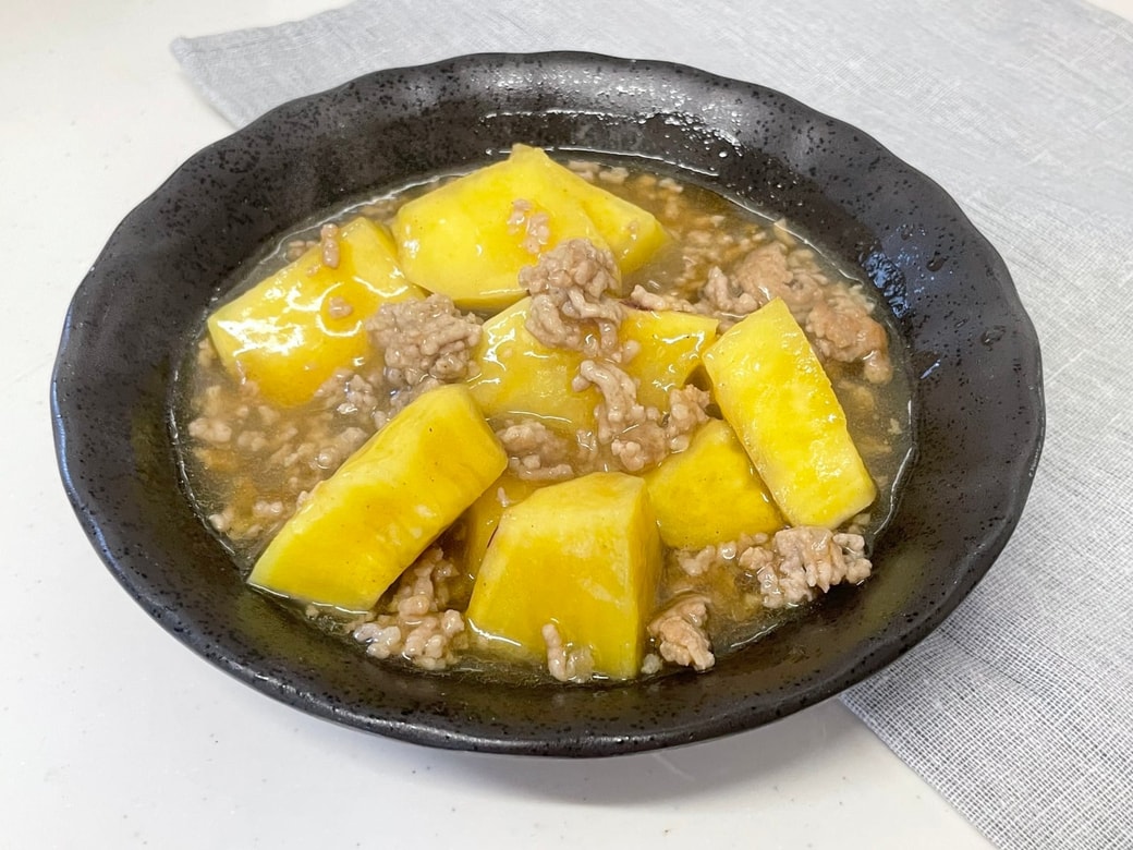 さつまいもとひきにくのカレー煮