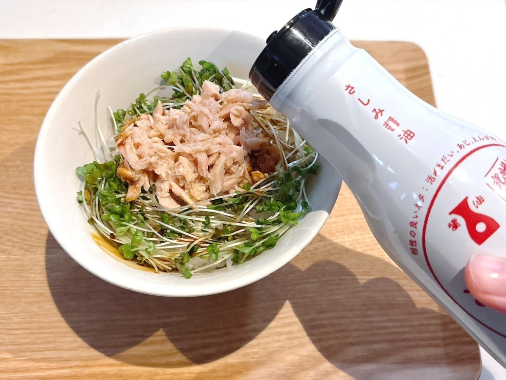 手順3.醤油をひとまわしかける