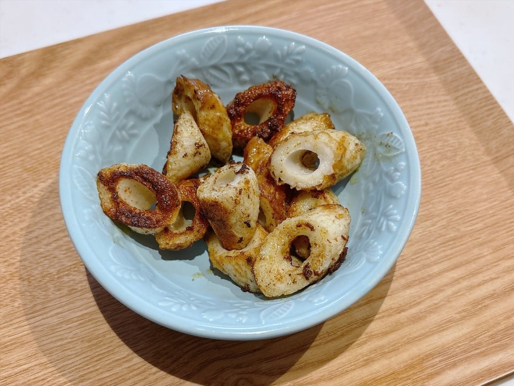 できあがった「カレーのちくわ炒め」