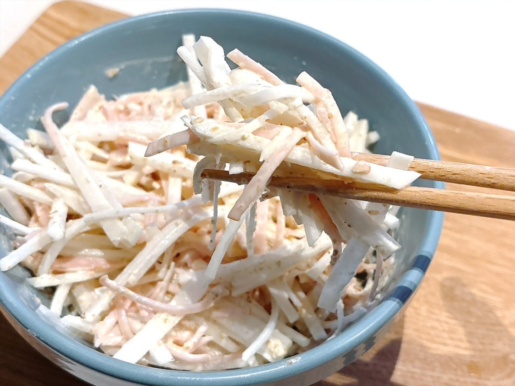 ハムの塩気と旨味が、いいアクセントになっている