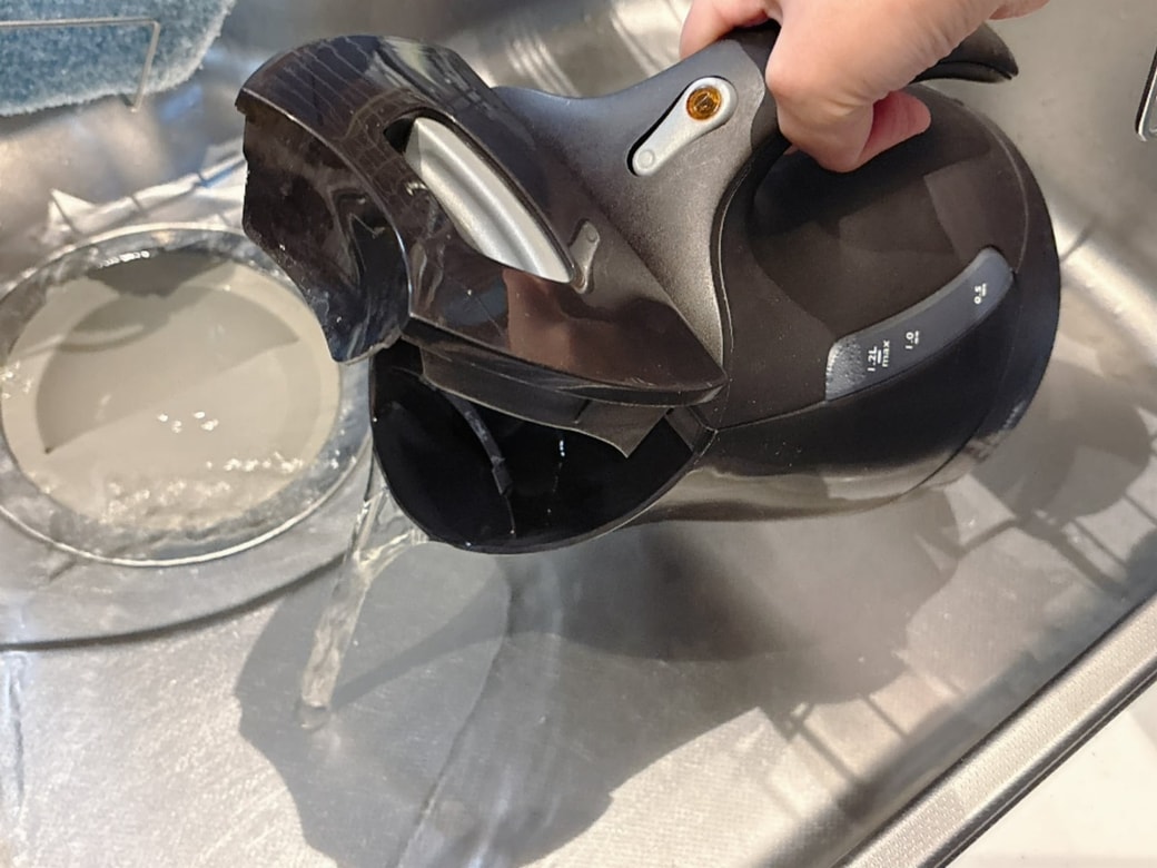 手順3．クエン酸水を捨てて、しっかりすすぐ