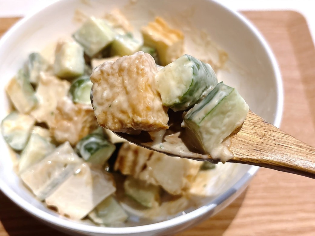 ごはんが進むサラダに仕上がる