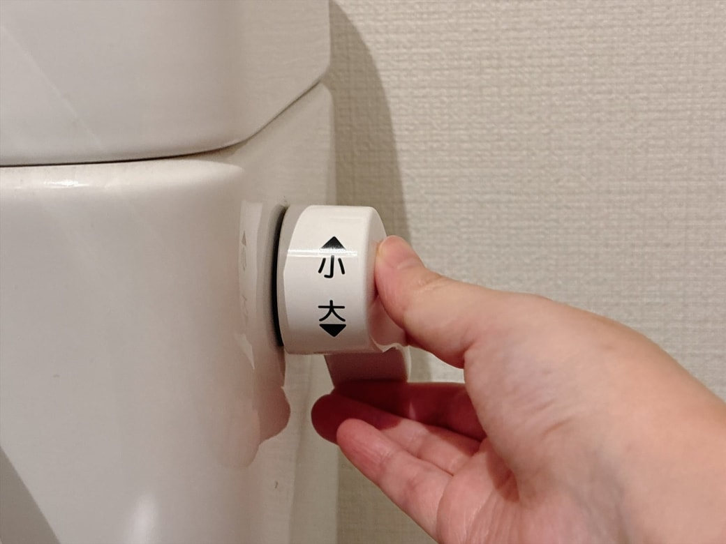 汚れが十分に落ちたら、水を流す