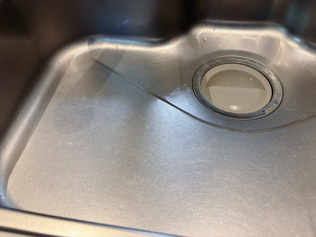 掃除後のステンレスシンク