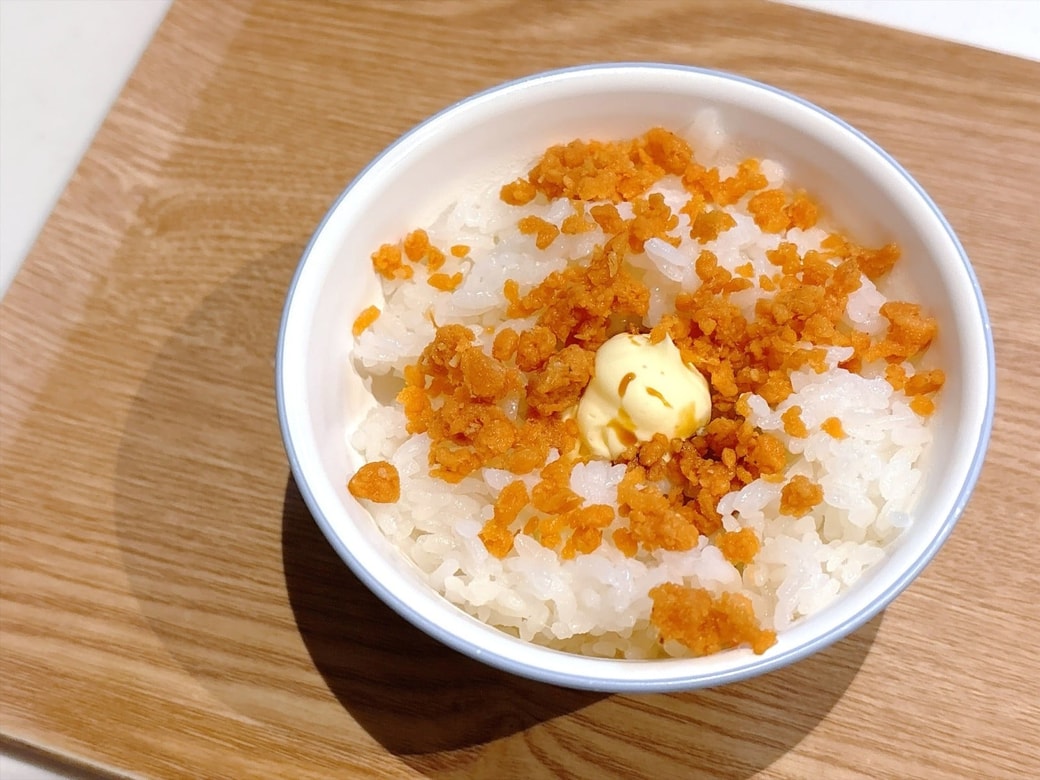 できあがった「鮭バターごはん」