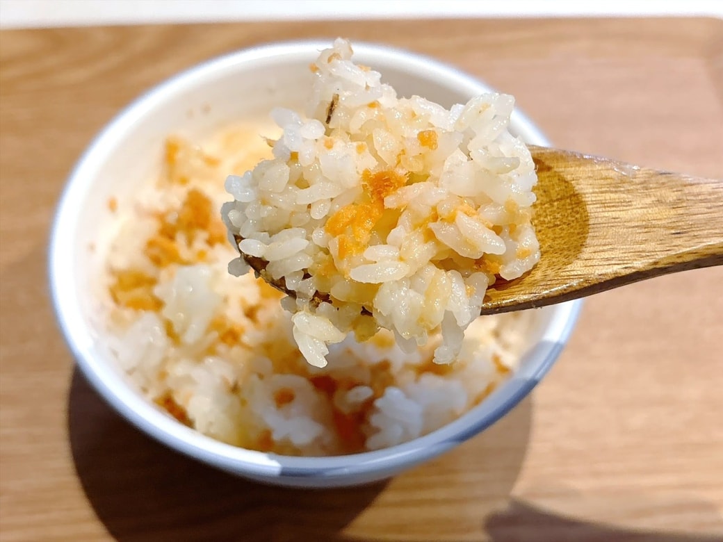 鮭フレークをごはんにかけたときとは違うリッチさが出る