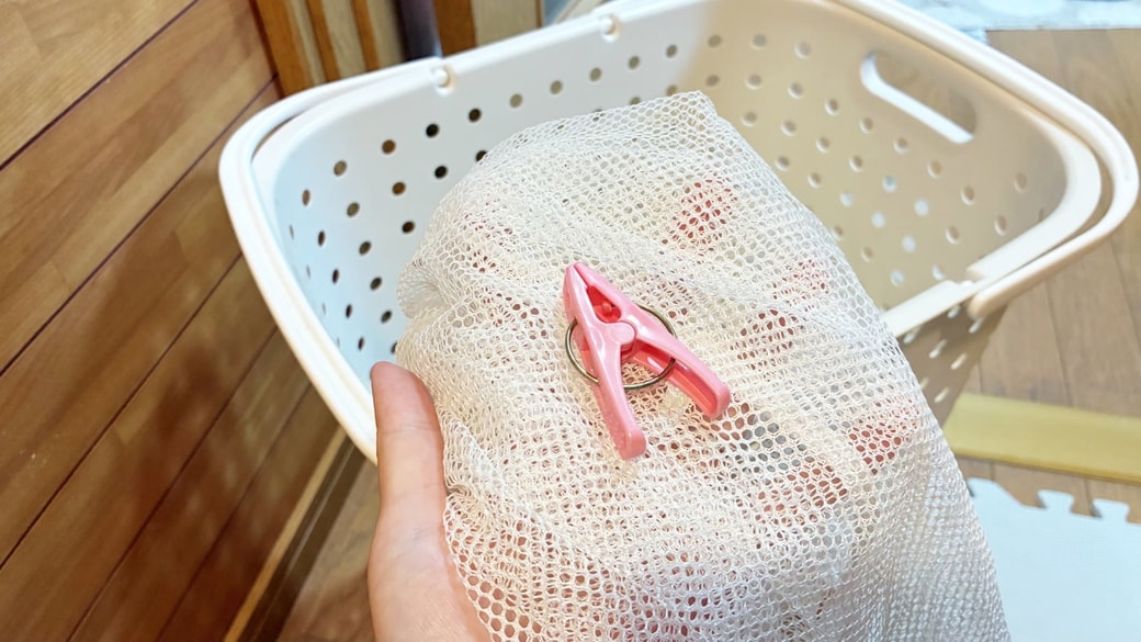 洗濯ネットと洗濯ばさみ