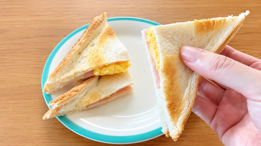 出来上がったホットサンド風