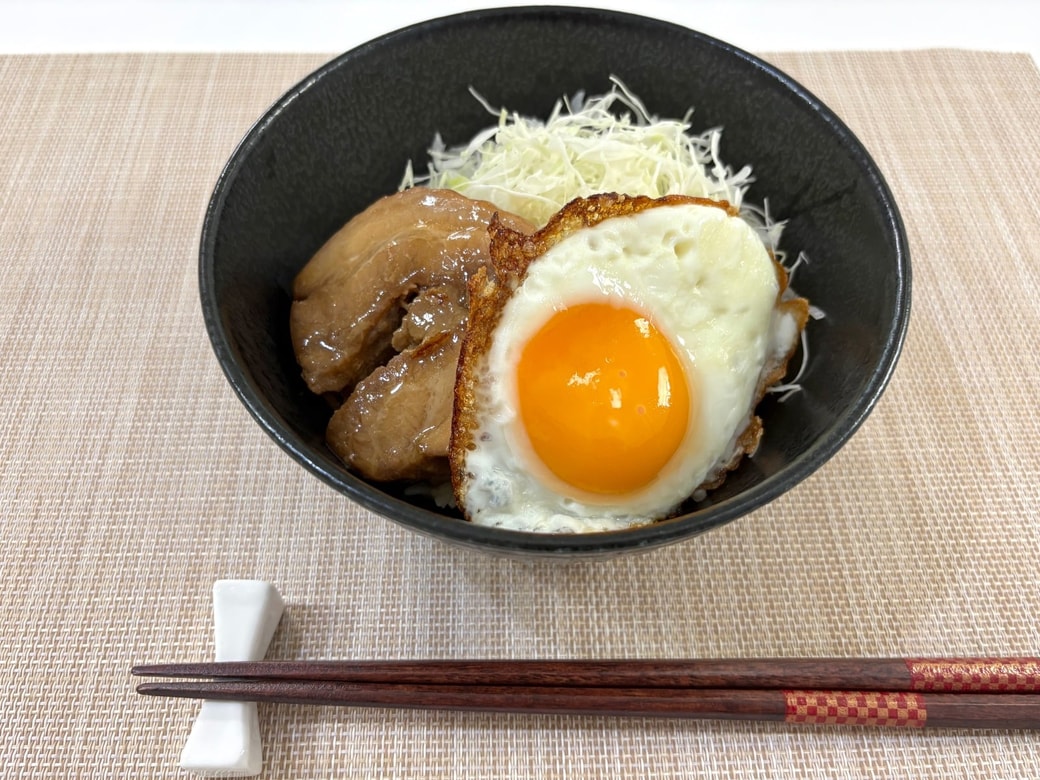 チャーシューエッグ丼の完成