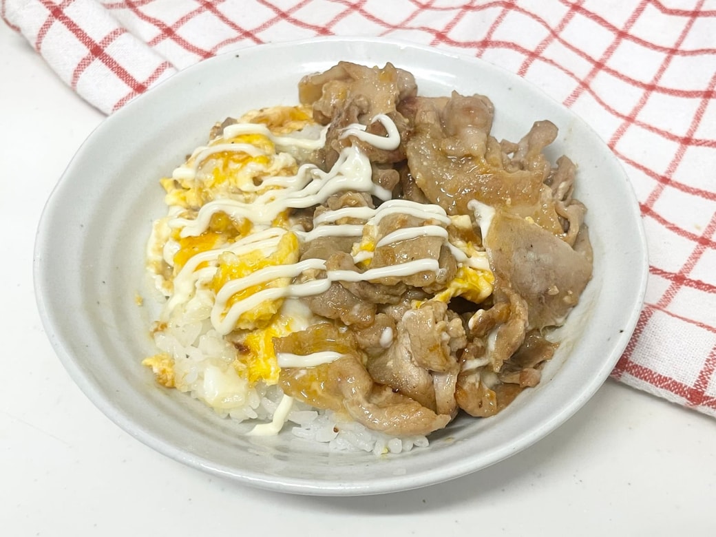 たま豚カルビ丼