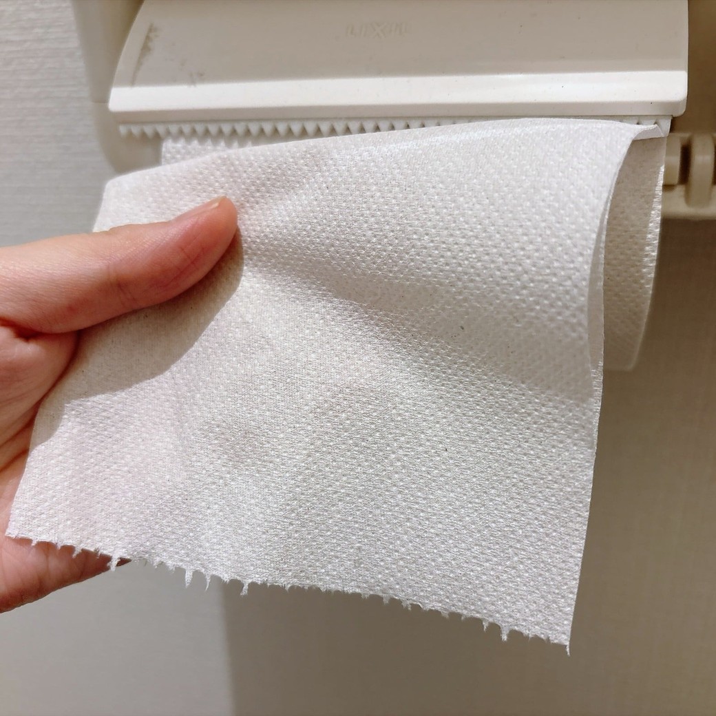 トイレットペーパーの“なぞの凹凸”は……?