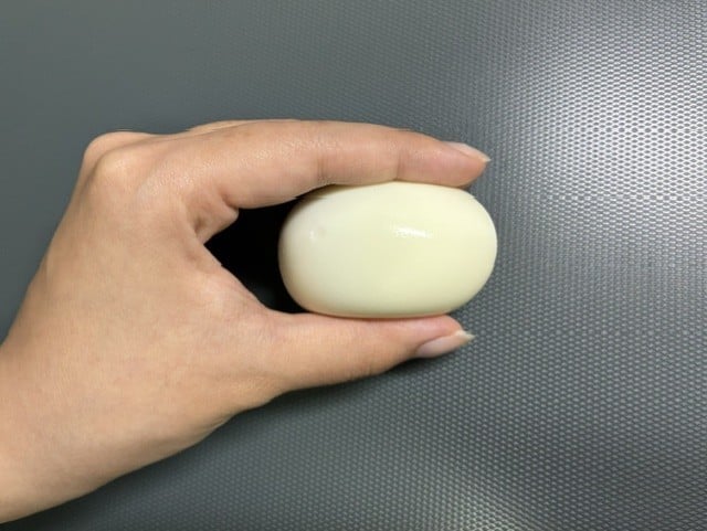 ゆで卵をカット