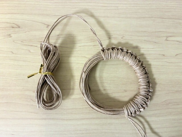 紙紐で鍋敷き作り