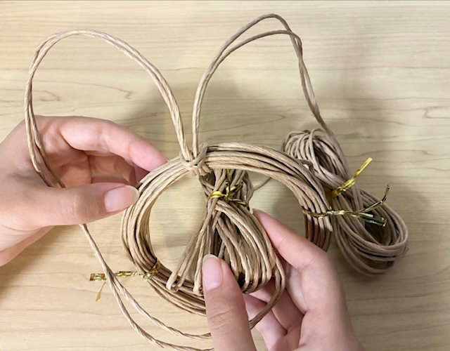 紙紐で鍋敷き作り