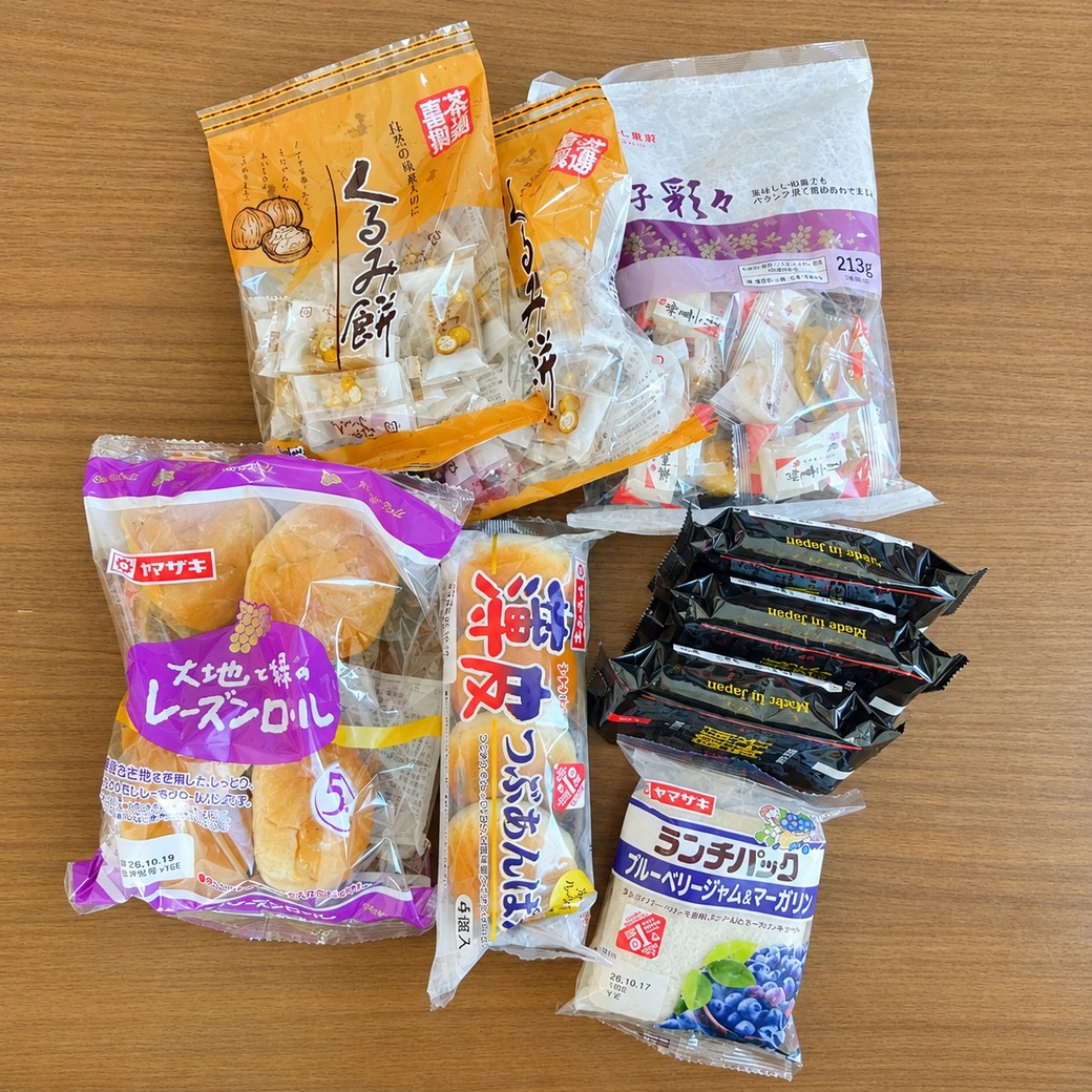 菓子パンや海苔