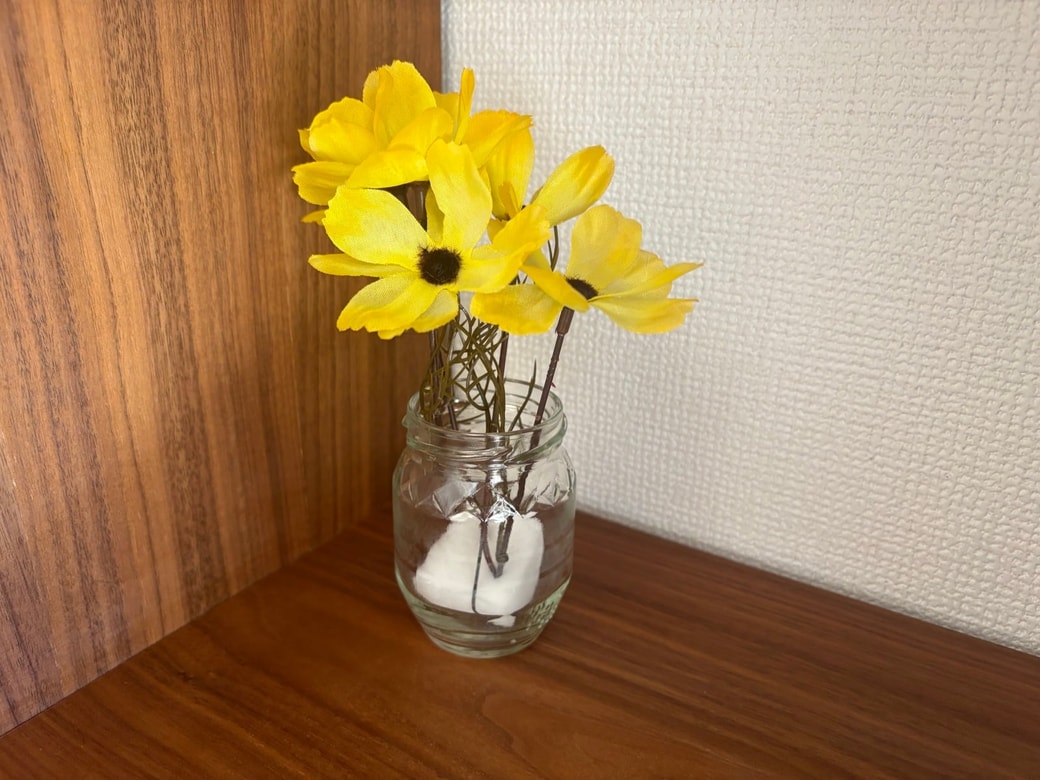 造花・フェイクグリーンの花留めにメラミンスポンジを活用