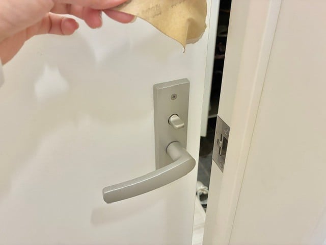 開く