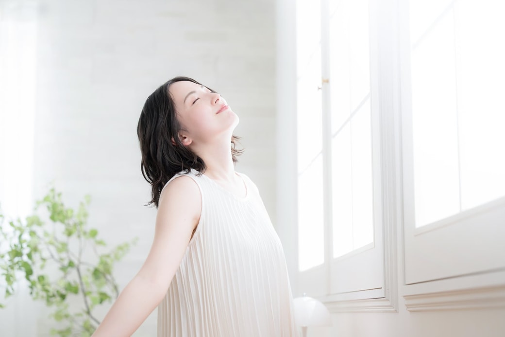 リラックスする女性