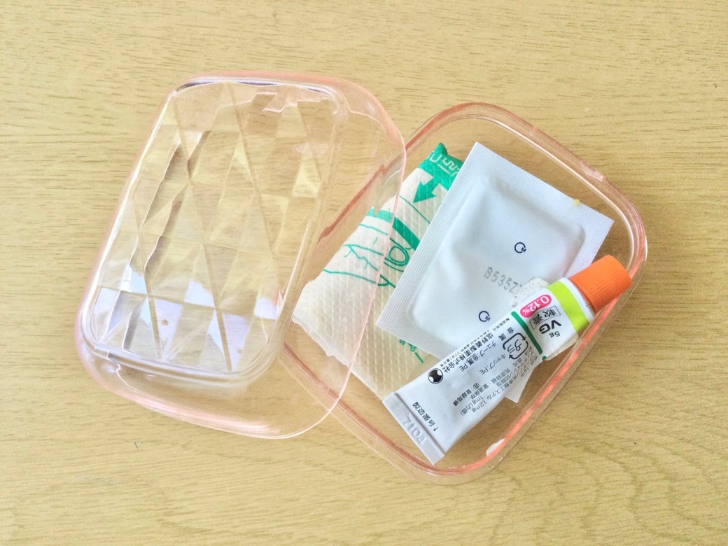 石けんケースに常備薬を入れる
