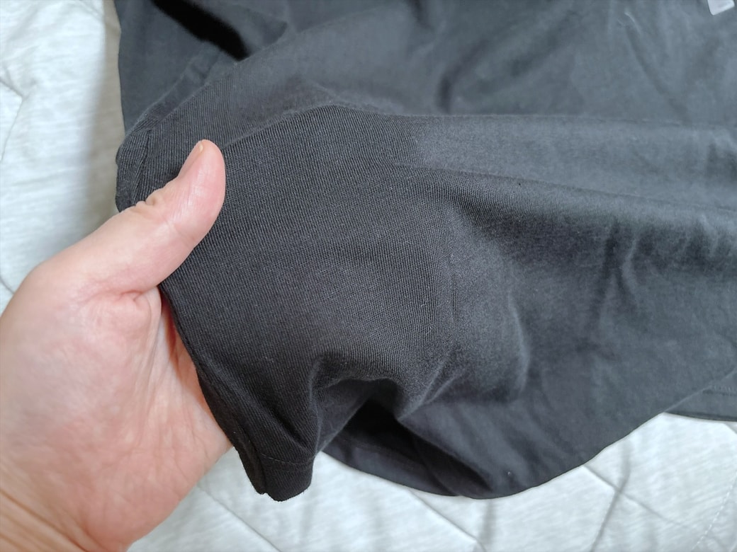 綿100%で、見たよりもずっと軽い