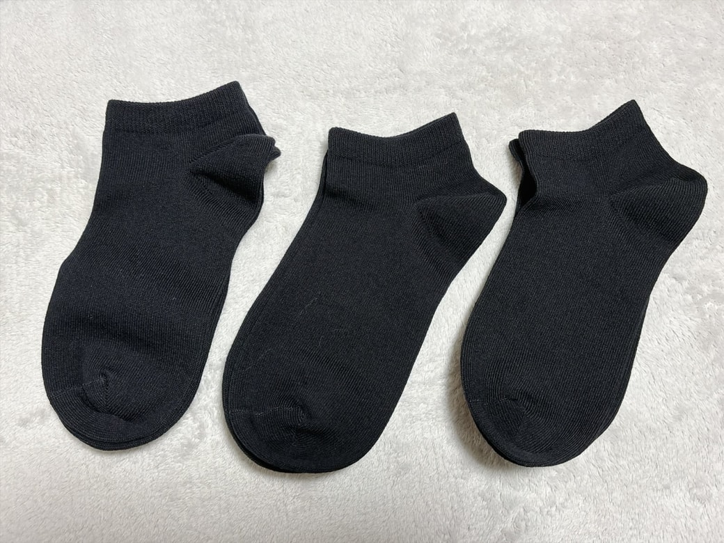 3足セットで990円と、買いやすい価格