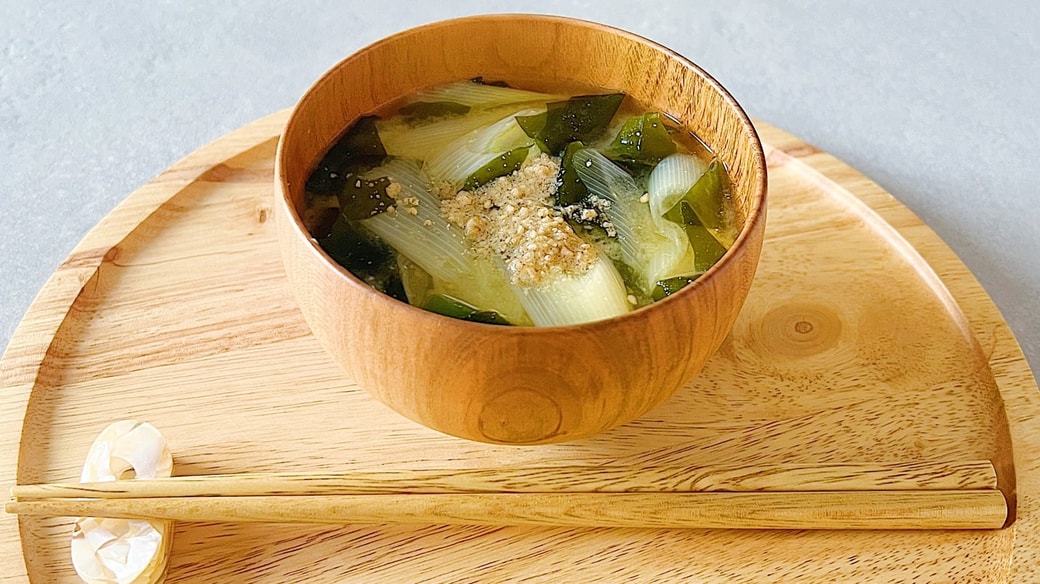 長ネギとワカメのみそ汁