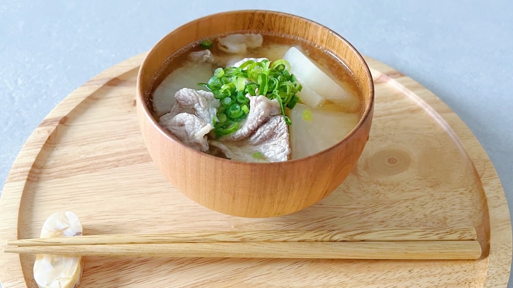 大根と豚こま肉のみそ汁