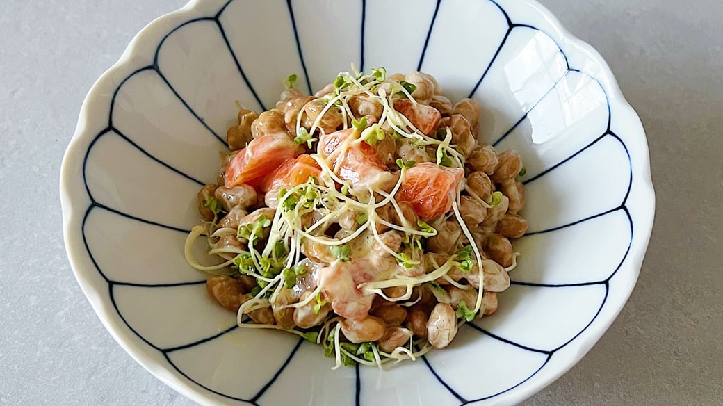 サーモンとブロッコリースプラウトの納豆和え