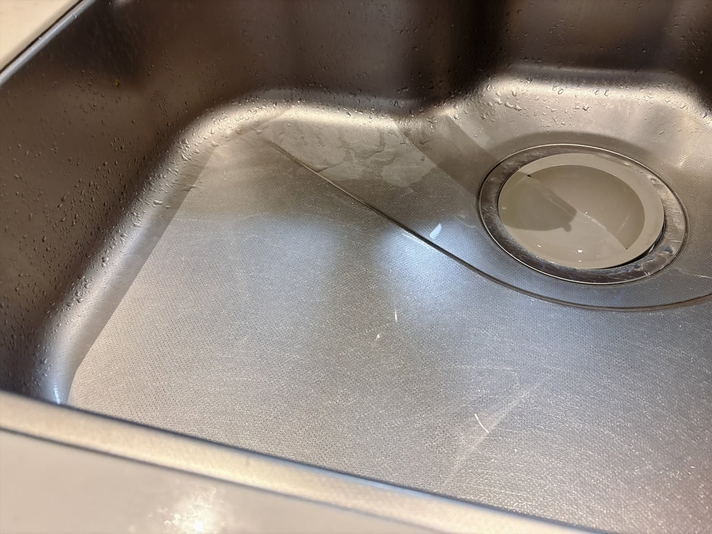 掃除後のキッチンシンク
