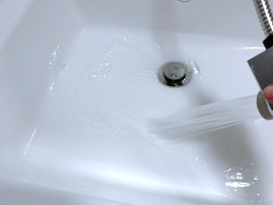 手順3．水で洗い流したら、布で水分を拭き取る