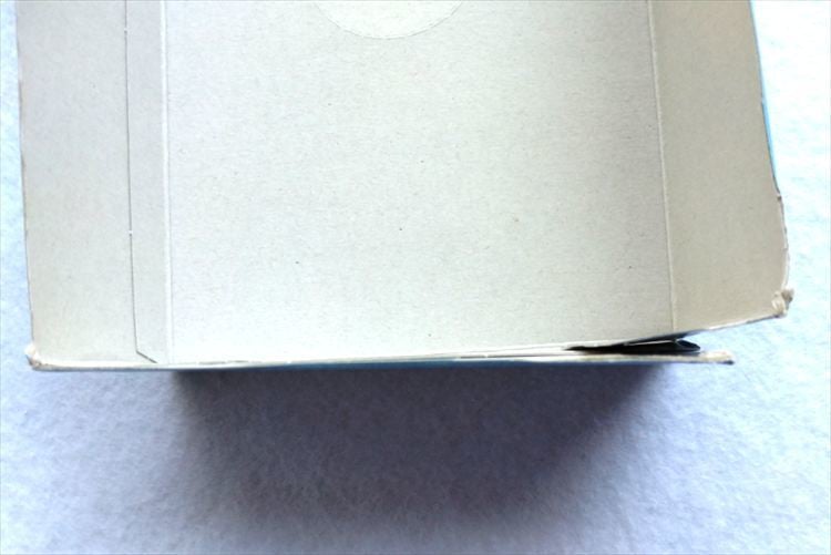 側面が剥がれやすい場合は両面テープを貼る