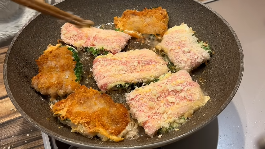 焼き色がついたらひっくり返す