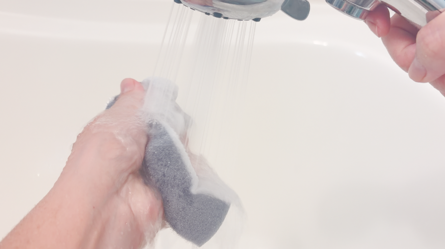 水で洗い流す