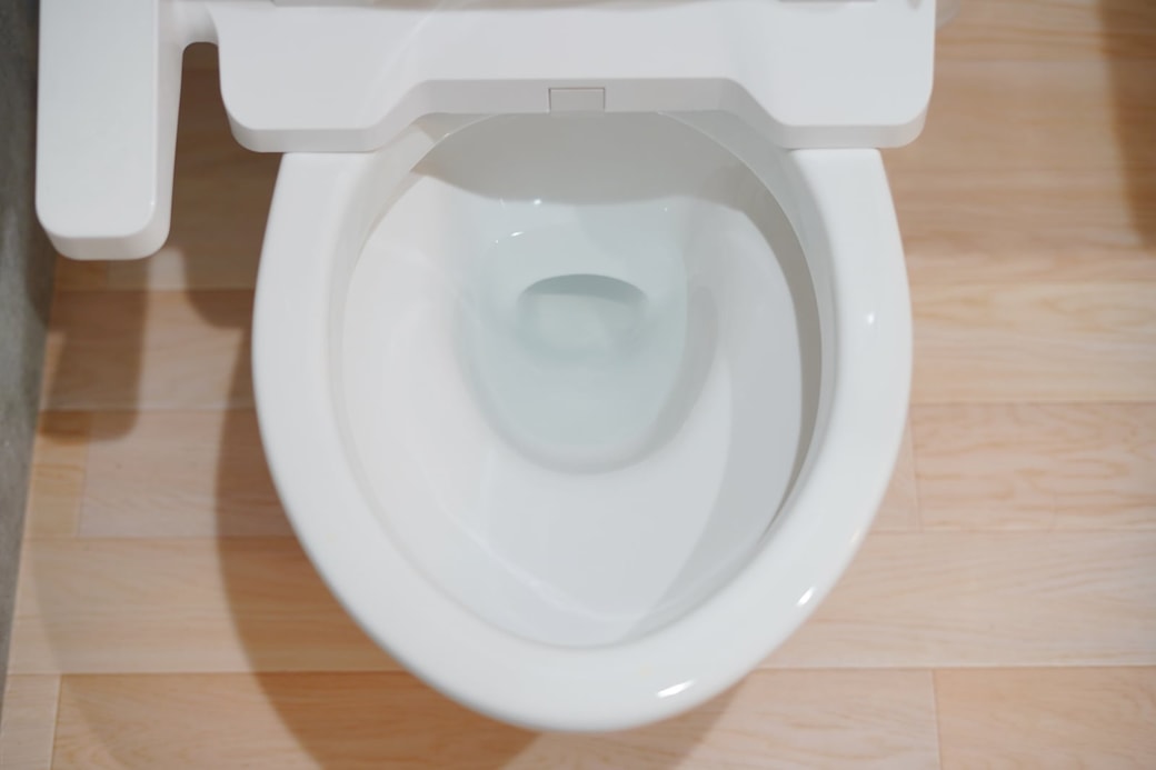 NGその3．温水洗浄便座・コーティングされた便器