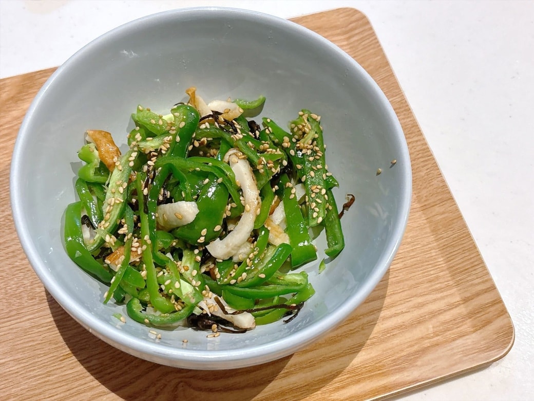 「ピーマンとちくわの塩昆布和え」のできあがり