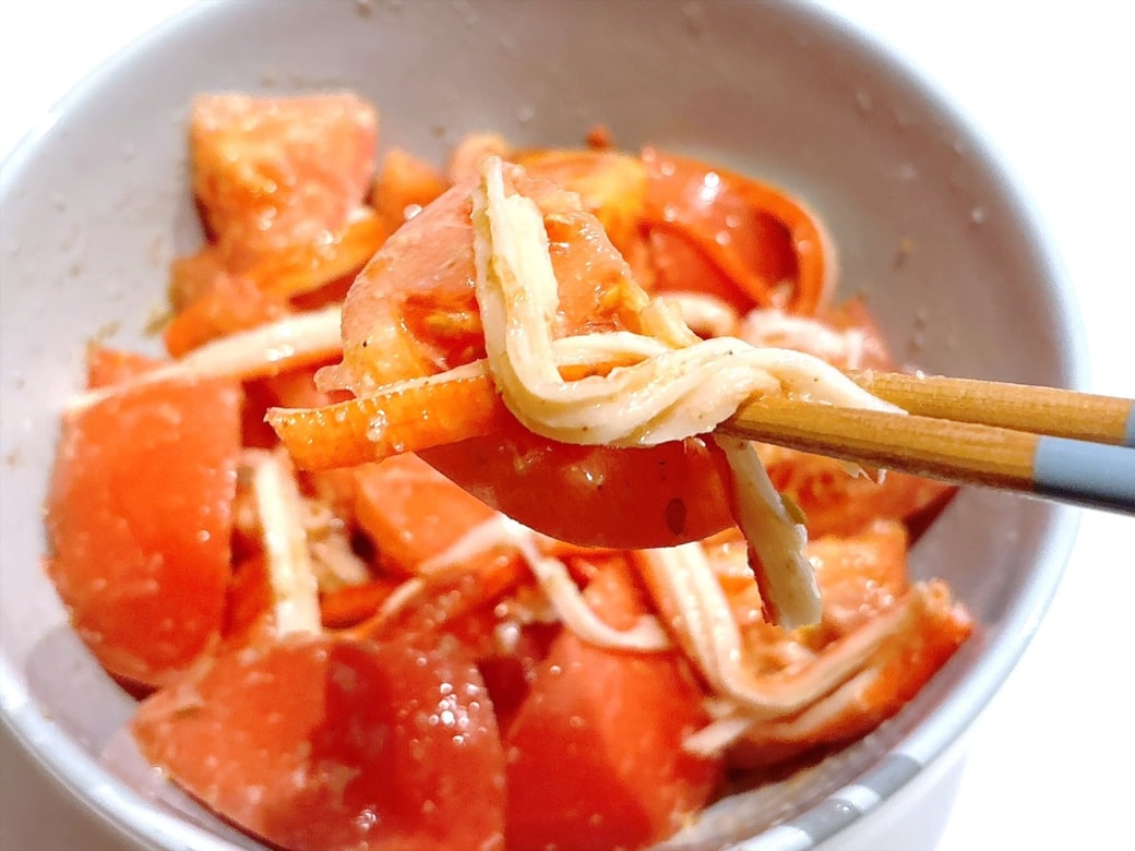 。ごまドレッシングだけで食べるよりも、ごまの風味が増して、上品な味わいになる
